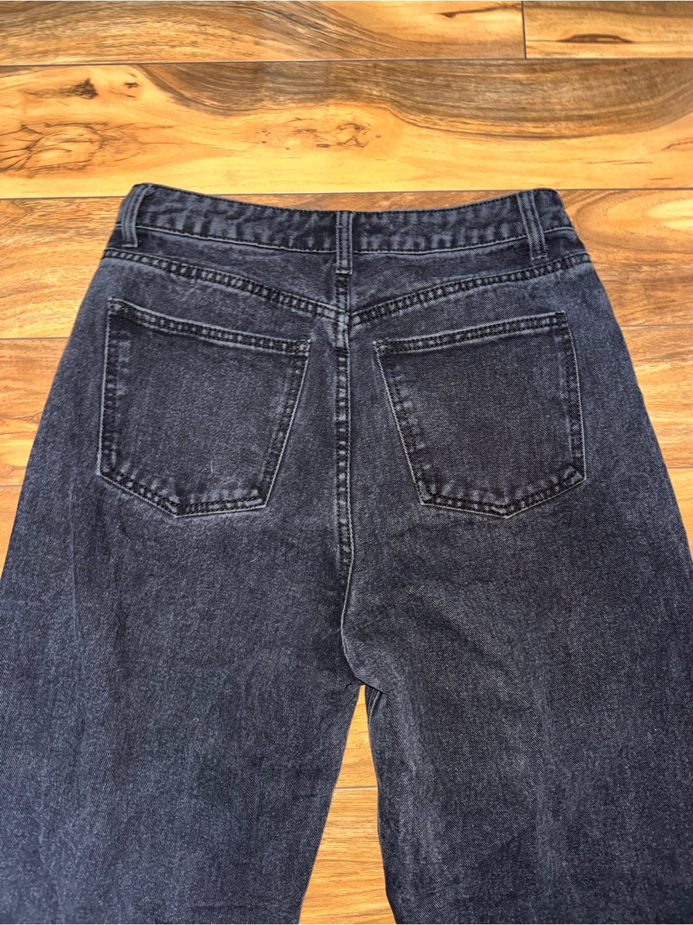High-Rise Black Wash Distressed Jeans - Picture 6 of 6